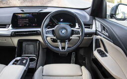 
										BMW iX1 full									