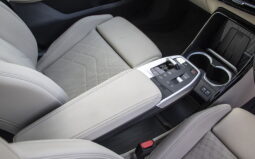 
										BMW iX1 full									