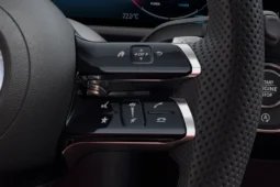 
										Mercedes-Benz GLA full									