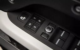 
										Land Rover Defender full									