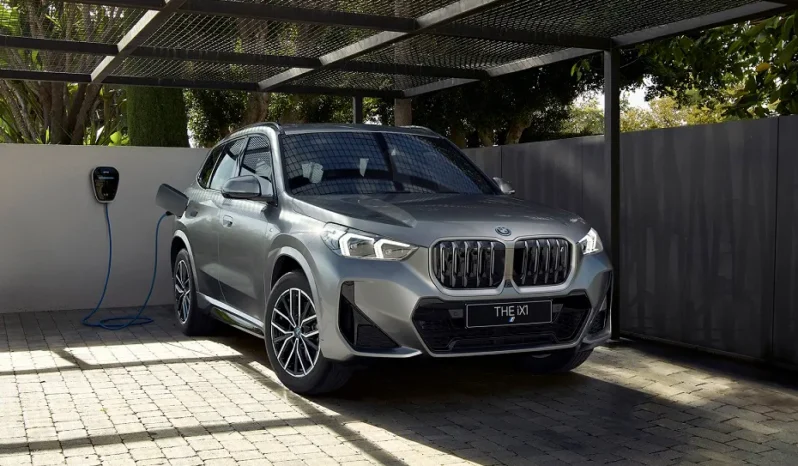 
								BMW iX1 full									