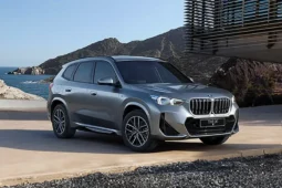 
										BMW iX1 full									