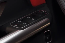 
										Mercedes-Benz GLA full									