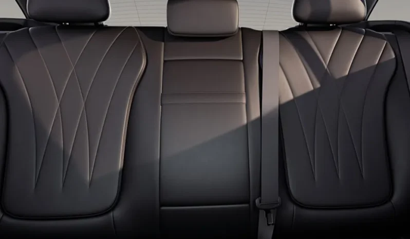 
								Mercedes-Benz GLC full									