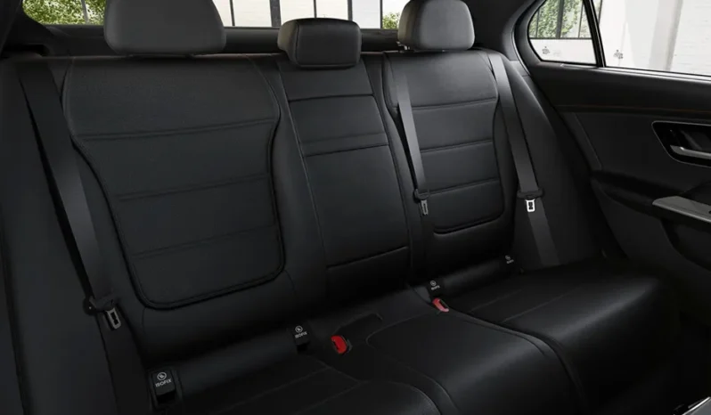 
								Mercedes-Benz C-Class full									