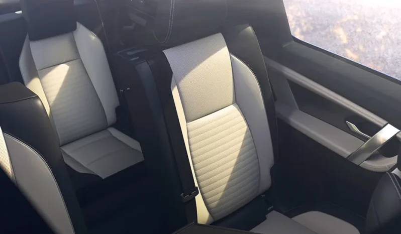 
								Land Rover Discovery Sport full									