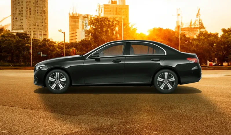 
								Mercedes-Benz C-Class full									