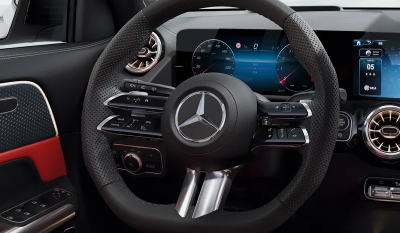 
								Mercedes-Benz GLA full									
