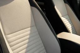 
										Land Rover Discovery Sport full									