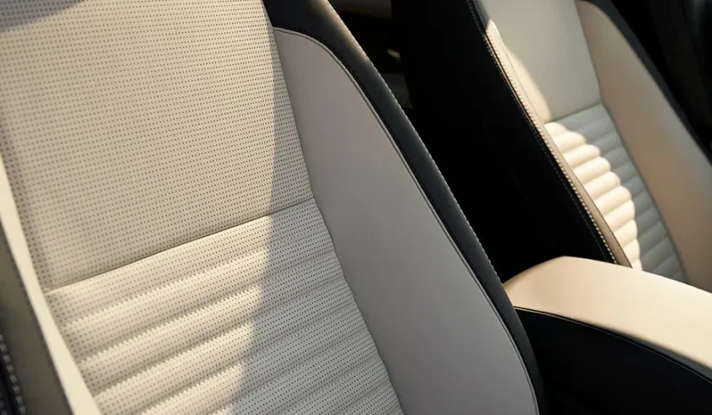 
								Land Rover Discovery Sport full									