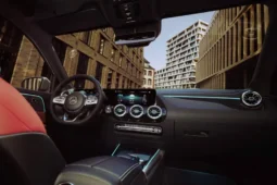 
										Mercedes-Benz AMG GLA 35 full									